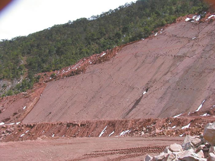 �Ѿ����ֵĵ�һ�������㼣Ⱥ���������ƻ���ΪһƬ��ʯ���ұ����ݺύ���ı��ǿ����㼣��