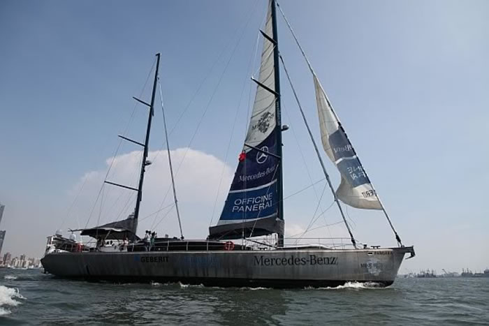 霍恩驾驶的帆船Pangaea。