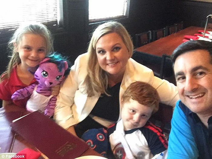 ����һֻ�¹�����ȮΪ����С���˲�ϧ����β�߲���