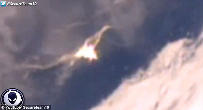 外星人造访地球证据?国际太空站录到亮光冲破大气层