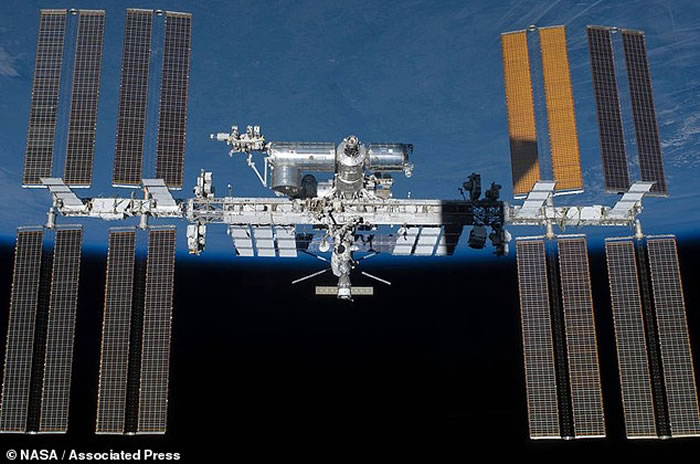 ���ʿռ�վISS���Ƶ�������10��Ȧ ��ֱ�����ף