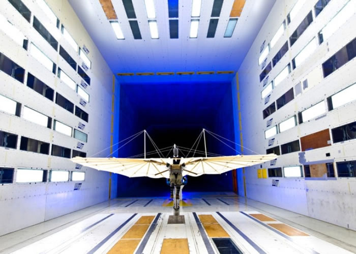 团队重新制造出利林塔尔的滑翔机。