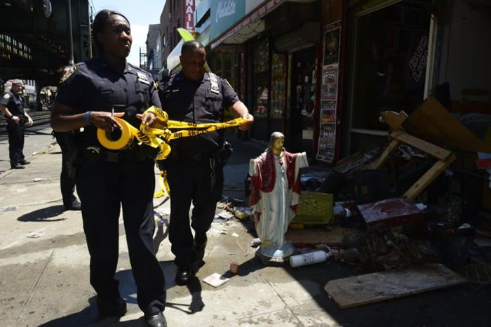 显灵?美国纽约市宗教饰品店发生大火 耶稣像毫发无损