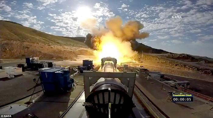 美国太空总署(NASA)在犹他州沙漠成功测试世上推力最大的火箭推进器