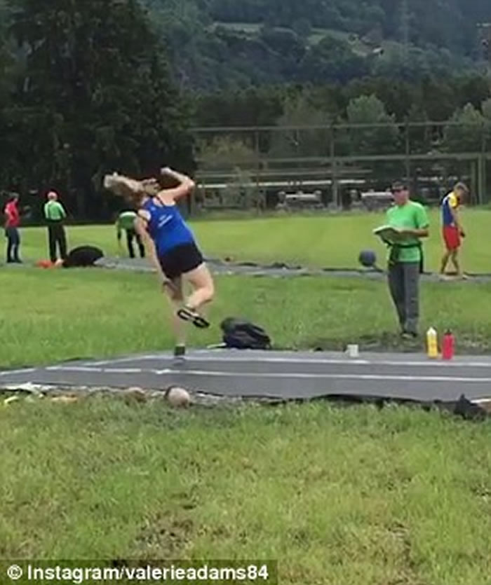 ��ʹ��������Ůѡ��Ͷ��4kg�������ҵ��Ա��в�������