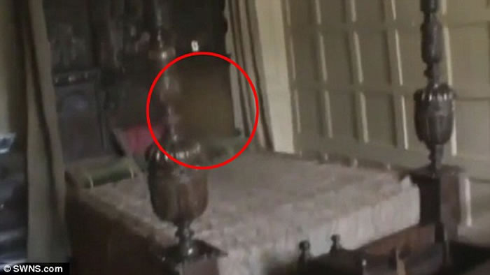 英国“捉鬼大师”Mark Vernon访著名鬼屋拍到疑似“幽灵”