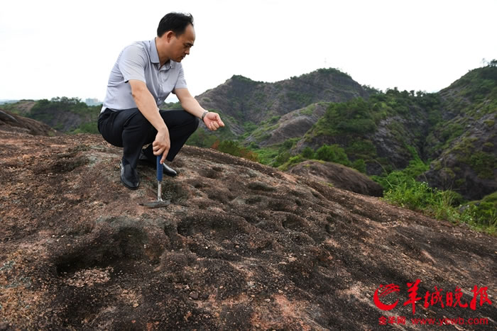 8��13�գ���Դʯ�̿�������ʯ��صر���������Դ��������ݹݳ�������˫��վ�ڿ�����ӡ������������߽��ܱ����������