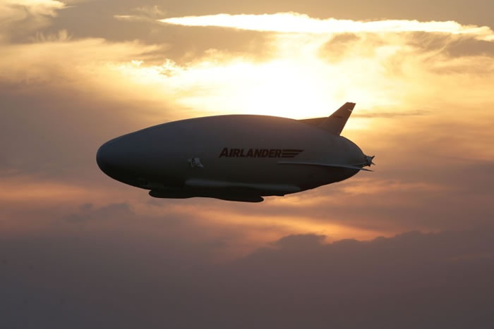 Airlander10飞行器试飞成功。