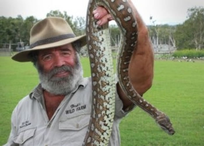 布雷德尔(图)曾参与多部纪录片拍摄。