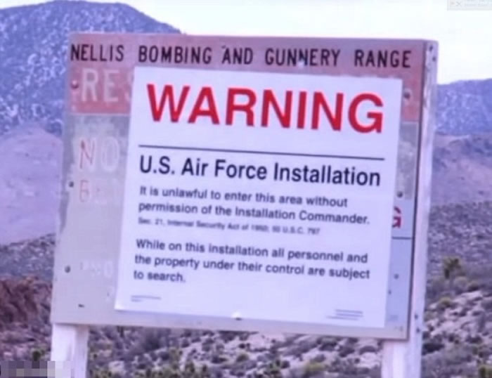 发烧友指迷彩男反应如此激烈,更显得51区似有不可告人秘密。