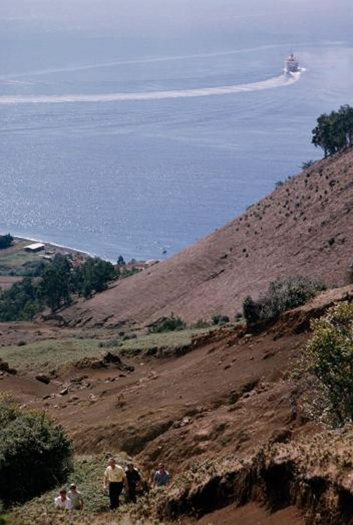 �ο���������³��ѷ��³�����ϵ���������El Yunque�� PHOTOGRAPH BY GEORGE F. MOBLEY, NATIONAL GEOGRAPHI
