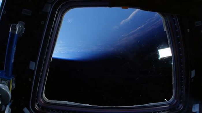 美国太空总署(NASA)公开用鱼眼镜头拍摄的国际空间站超高清视频