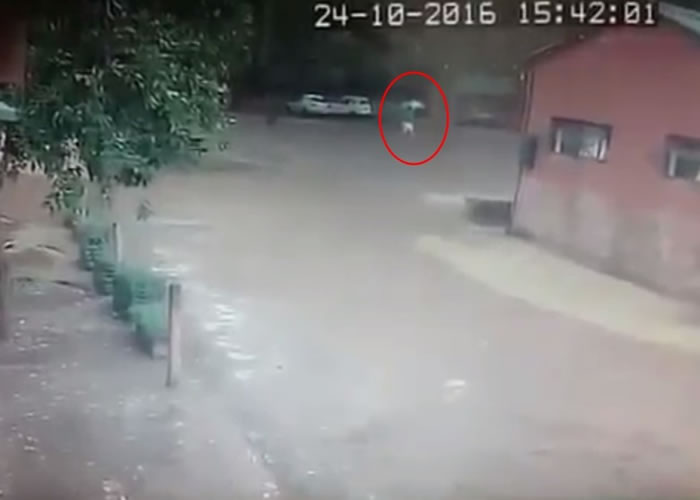 Ů�ӣ���Ȧ���н�����ʱ��Ȼ������