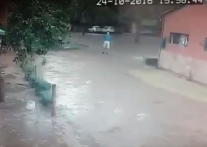 ���ӵ������Ļᴥ�磬ֻ�����Թۿ������Ҵ�������Ů�ӡ�