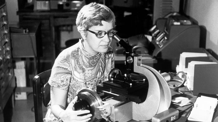 证明暗物质存在、建立开创地位的天文学家Vera Rubin去世