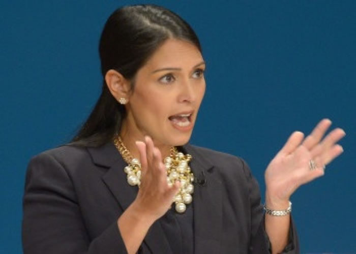 英国国际发展大臣彭黛玲(图)促请各国尽快提供援助,防止当年的惨剧重演。