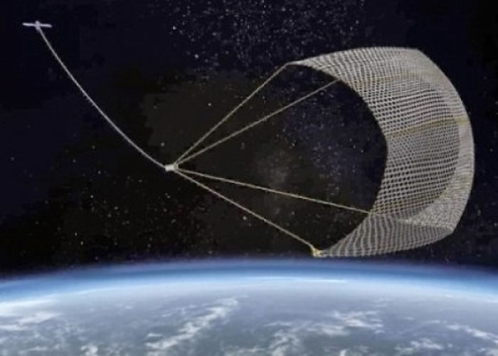 电动拖网以不锈钢和铝制成。