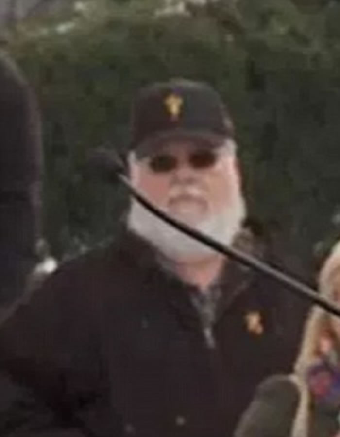 ��·�Ͻ�����������1����������ף82�����յ���Ƭ