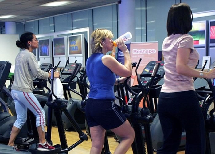 ���¾�����ʱ���˶���������һ��ʱ����׶�����