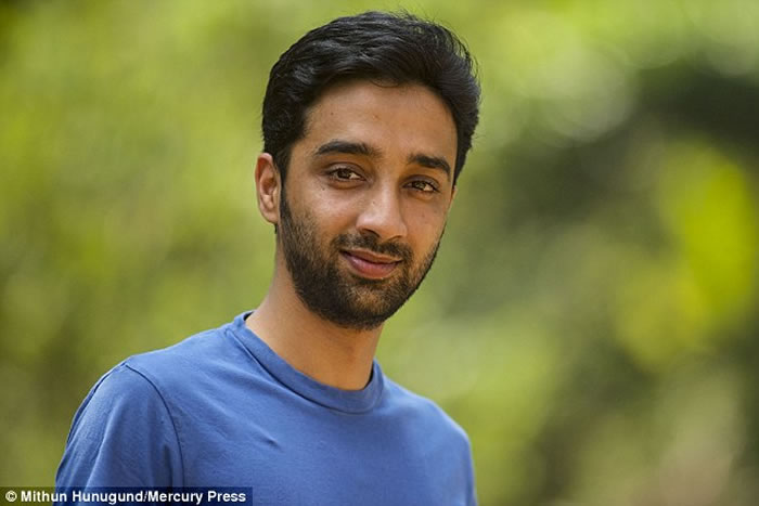 ӡ�ȴ������軤������ŭײ���Ұ��