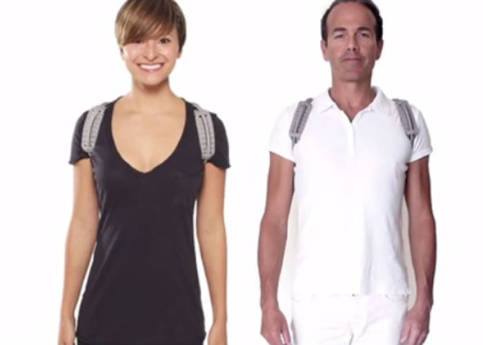 使用时像书包一样背在肩上。