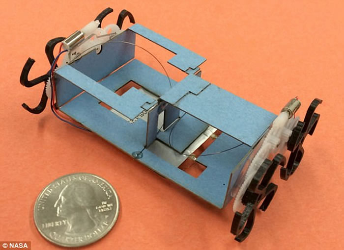 美国太空总署(NASA)成功研发“折纸滚轮机器人PUFFER” 能在不同平面上行走