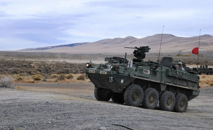 史崔克装甲车重量约16吨(未加炮),长度7公尺、宽约2.7公尺、高度2.6公尺。