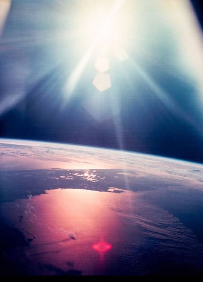 ������12��̫���˴Ӹ߿�����������������ݡ�