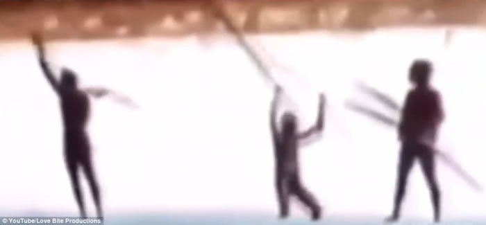 珍贵片段流出:印度洋北森蒂维尔岛原始部落“见人就杀”的森蒂纳尔人