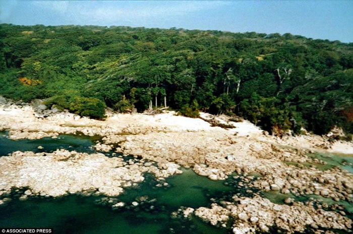 珍贵片段流出:印度洋北森蒂维尔岛原始部落“见人就杀”的森蒂纳尔人