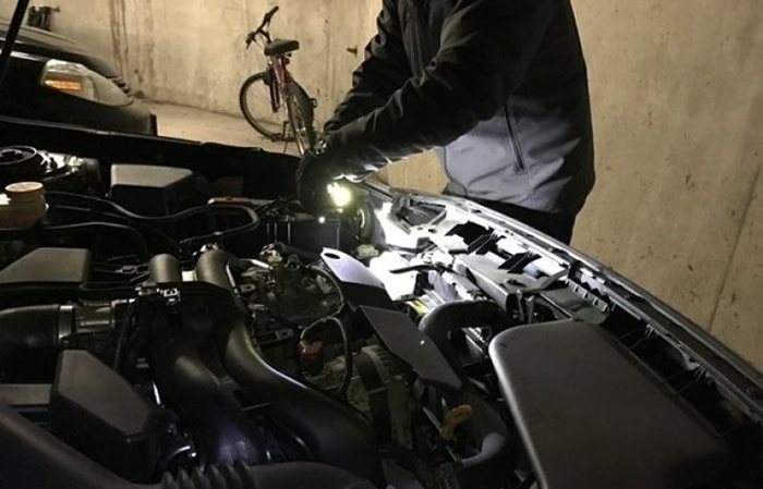 维修工作时可不用手电筒。