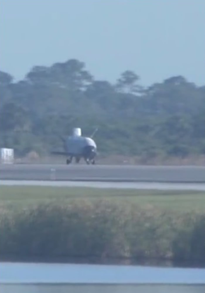 ����һ��X-37B������񣬽�����ݿ����̫�����ġ�