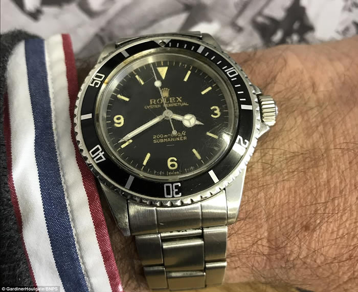 Ӣ������Ӣ����ʦ41��ǰ�ùŶ��������Ķ�������ʿ��ʽ����̽��Ǳˮ�ֱ�����12��Ӣ��