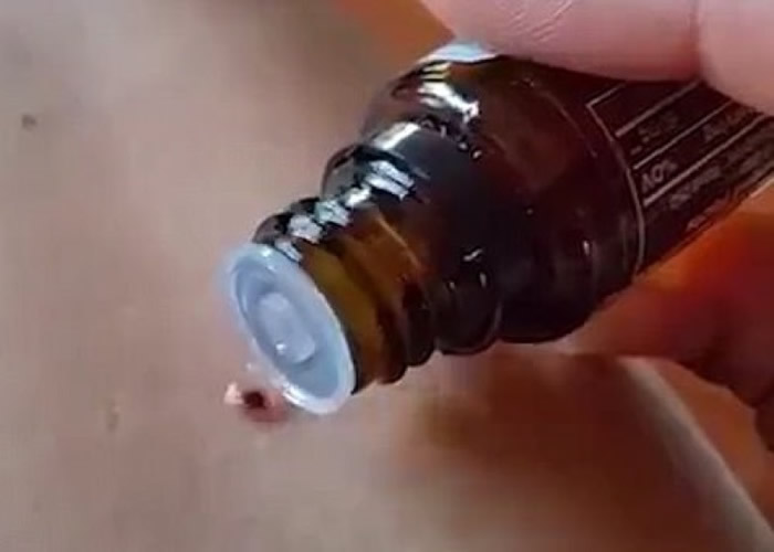 Ƭ��Ů��ʾ���Ա����ͣ���������ϵ�������䡣