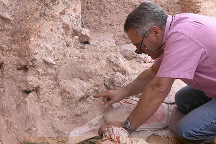 ѧJean-Jacques HublinȷJebel IrhoudЩ˻ʯHublinͬΪЩʯĽ׶Ρ