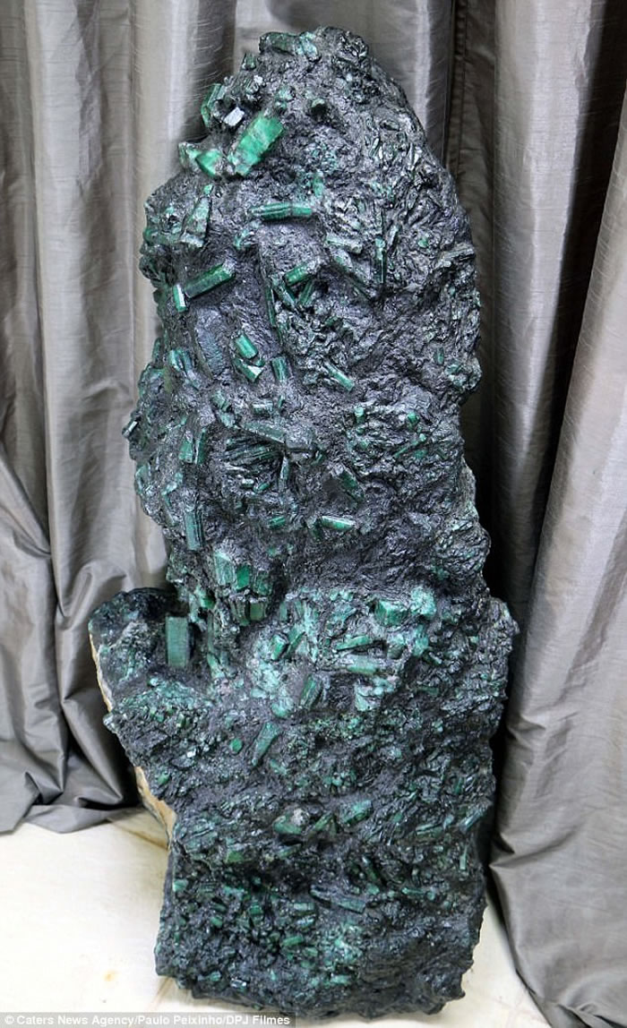 ݿֵԼ2.38Ӣľĸԭʯ