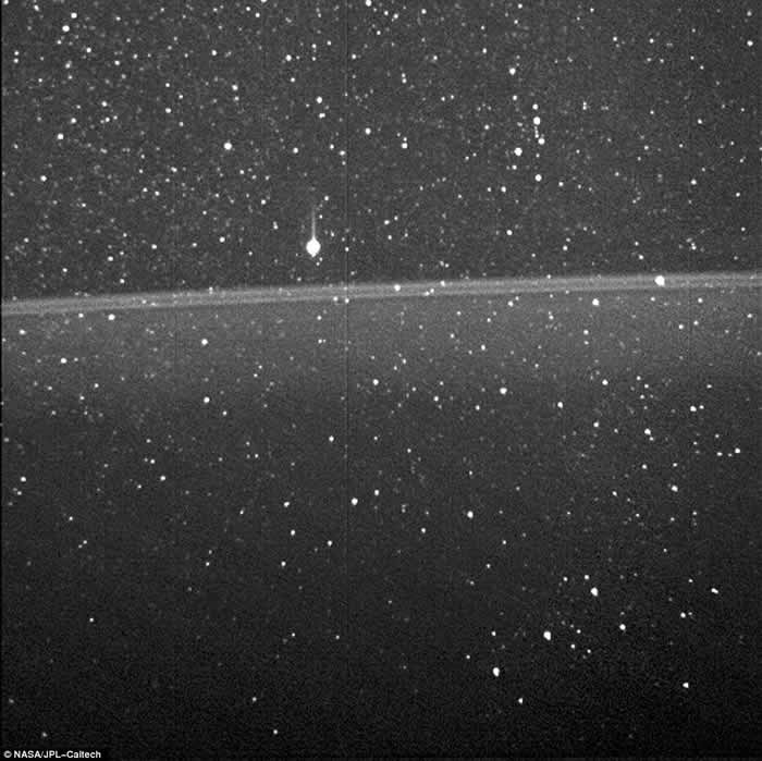 美国朱诺号探测器穿越木星环时巧合捕捉猎户座亮星参宿四