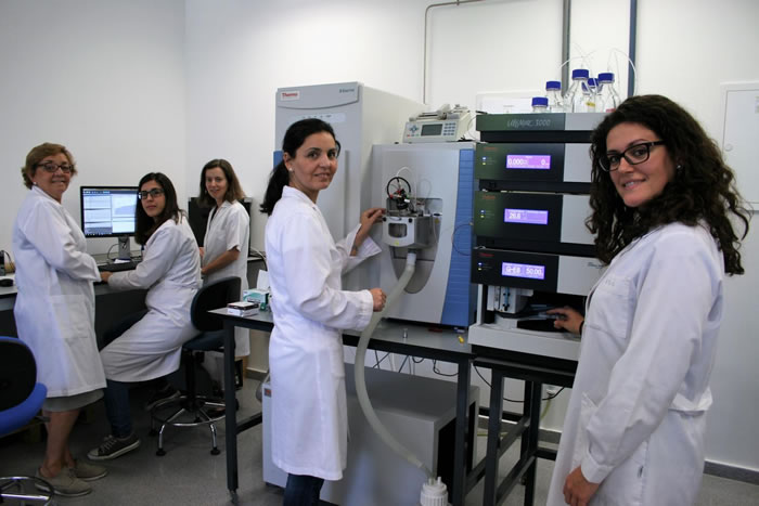 塞维利亚大学研究人员证明蒸鱼能比煮鱼去除鱼肉中更多的藻毒素