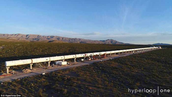 真空管道变“天空” 美国Hyperloop One的“超回路列车”(Hyperloop)测试成功