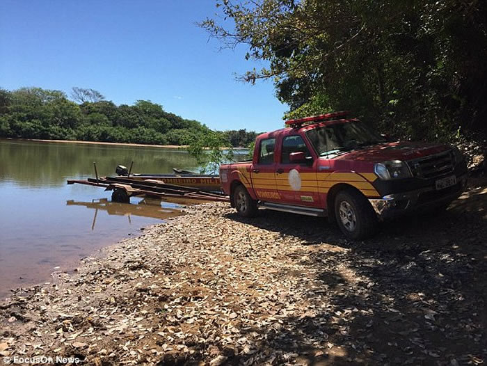 巴西农夫河边工作时遭鳄鱼拖到水里吞食 捕获解剖后在肚内发现骨骸