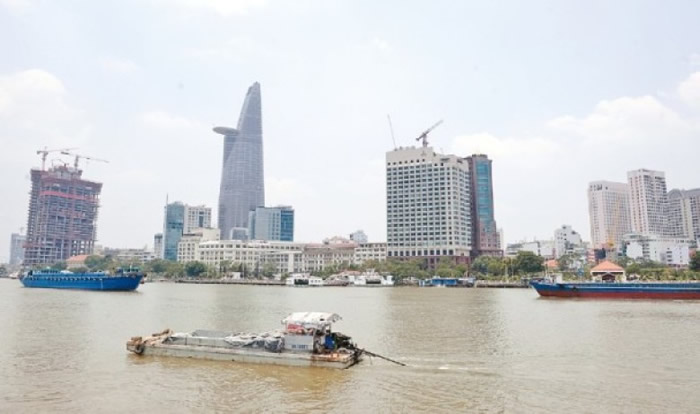 胡志明市近年大兴土木,急速的城市化发展为蚊子繁殖提供有利条件。