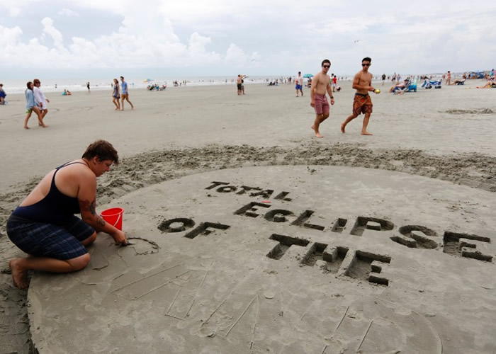 ɳ̲�����Ķ�������ӭ����ʳ��