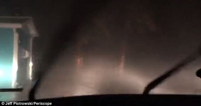 쫷��ά��½�������ݣ�׷������¥��ֱ�� ����ͻ�ж�