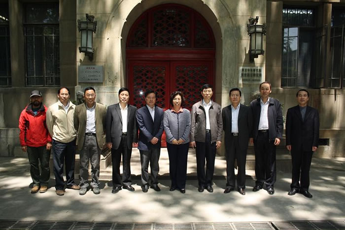 科技部副部长陈小娅视察现代古生物学和地层学国家重点实验室