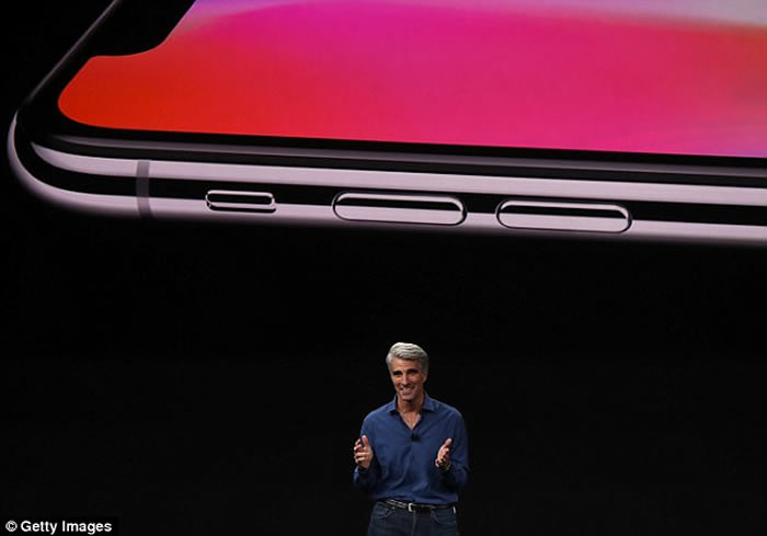 iPhone 8和十周年纪念版iPhone X推出 现场见证苹果十年磨一剑的手机十大进化