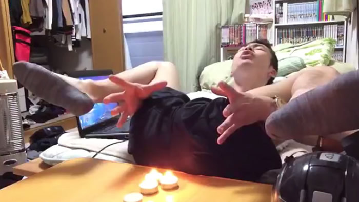 日本网友实验放屁吹蜡烛会不会引燃 结果...