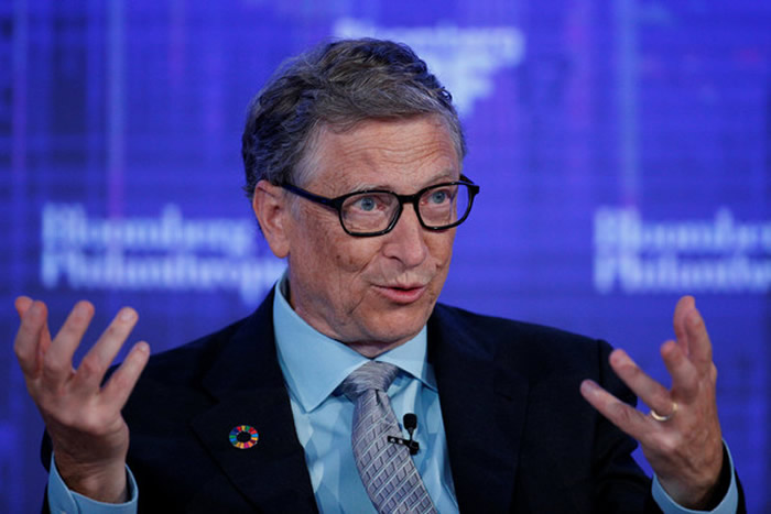 微软联合创始人比尔盖兹(Bill Gates)在纽约彭博全球商业论坛上发表演讲。
