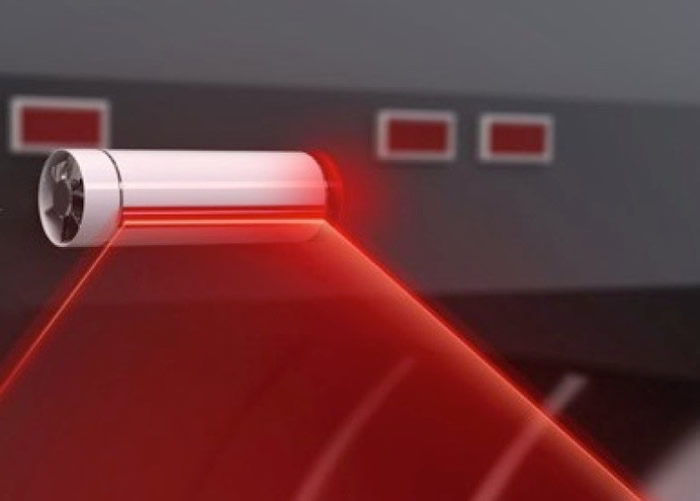 警示灯会在货车外宽达90度角的范围路面上投映灯光。