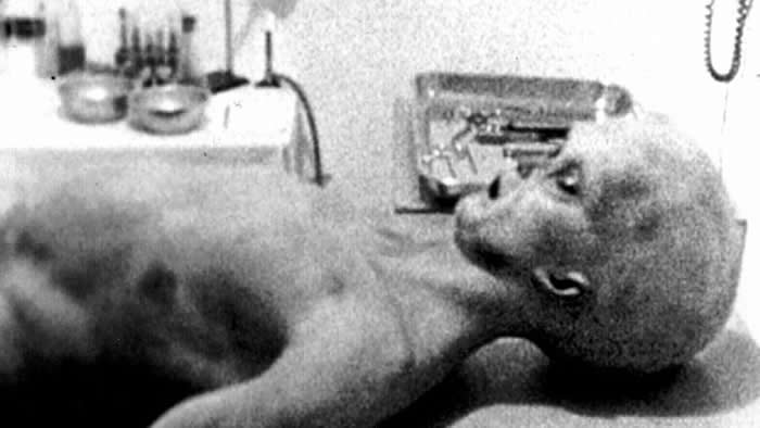 影片《解剖外星人》(Alien Autopsy)只是个笑话 制片人Spyros Melaris承认造假