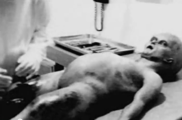 影片《解剖外星人》(Alien Autopsy)只是个笑话 制片人Spyros Melaris承认造假